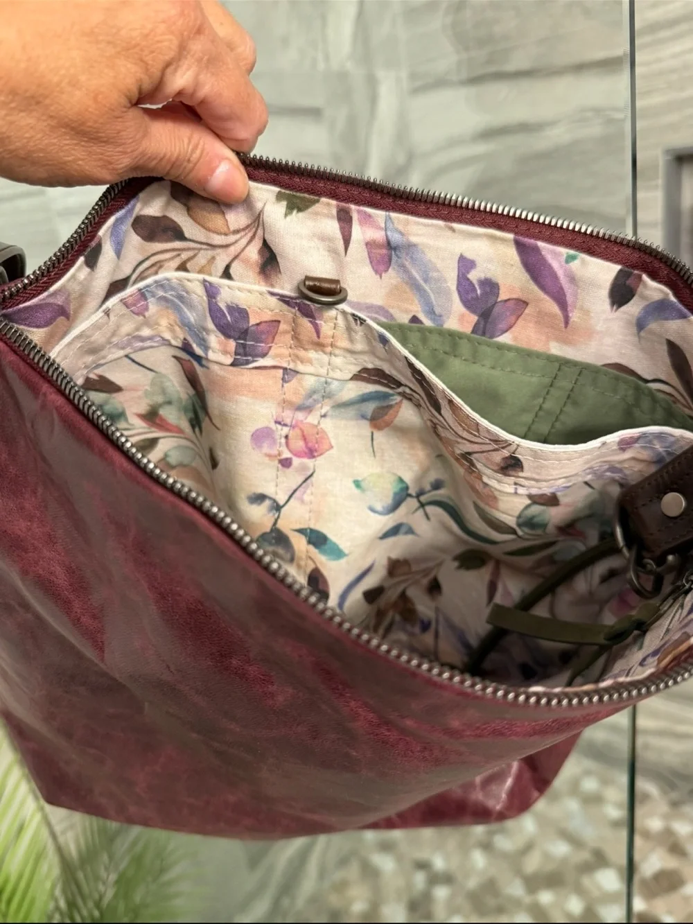 Rough and Tumble small plain front Hobo in Pinot .